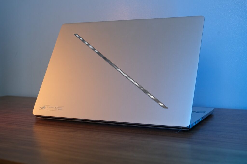 ROG Zephyrus G16 (2024)